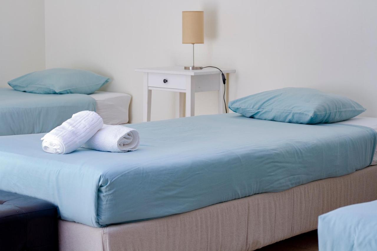 Peniche Surfcamp Hostel バレアル エクステリア 写真