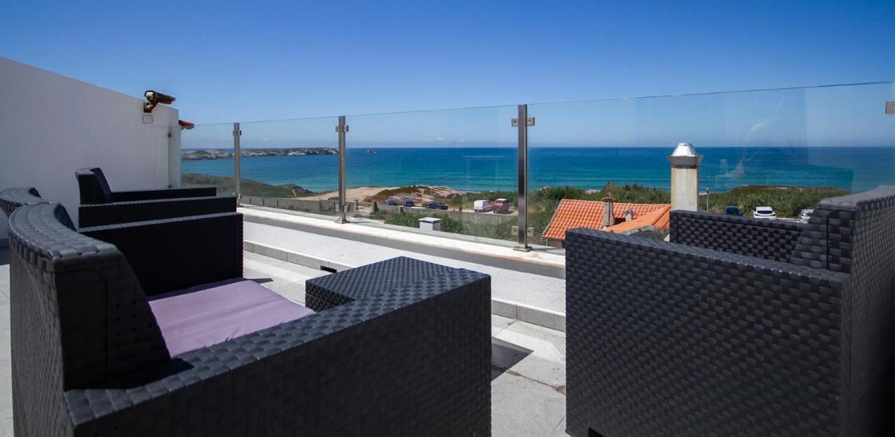 Peniche Surfcamp Hostel バレアル エクステリア 写真