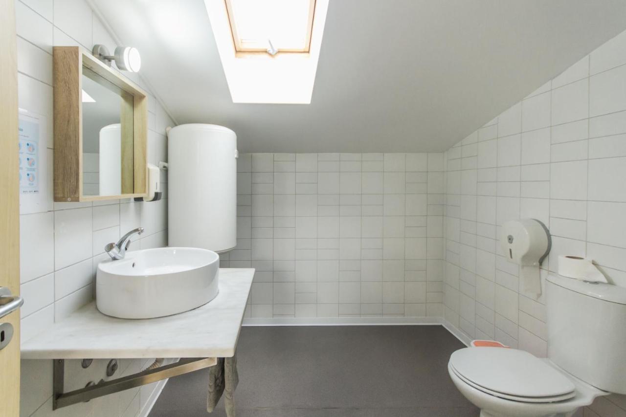 Peniche Surfcamp Hostel バレアル エクステリア 写真