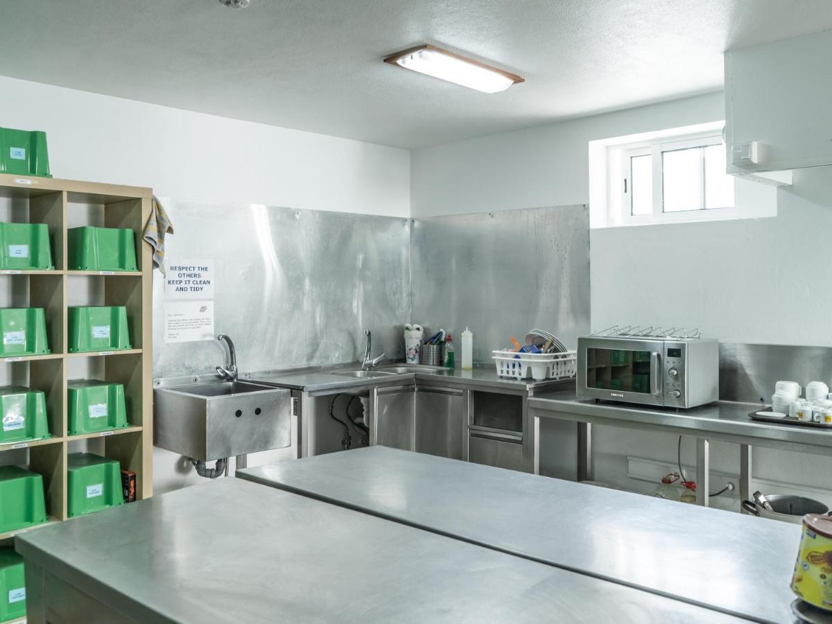 Peniche Surfcamp Hostel バレアル エクステリア 写真