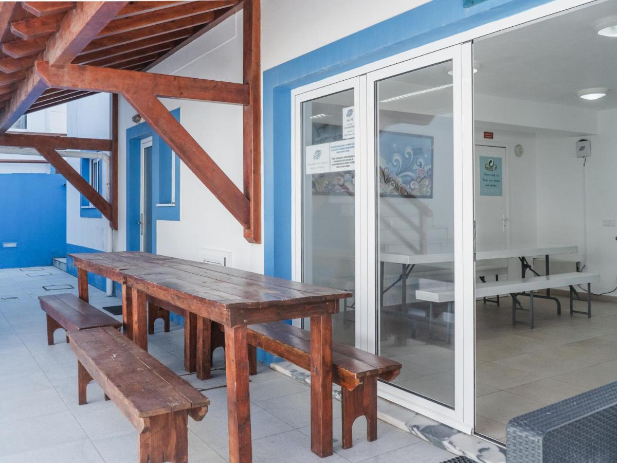 Peniche Surfcamp Hostel バレアル エクステリア 写真