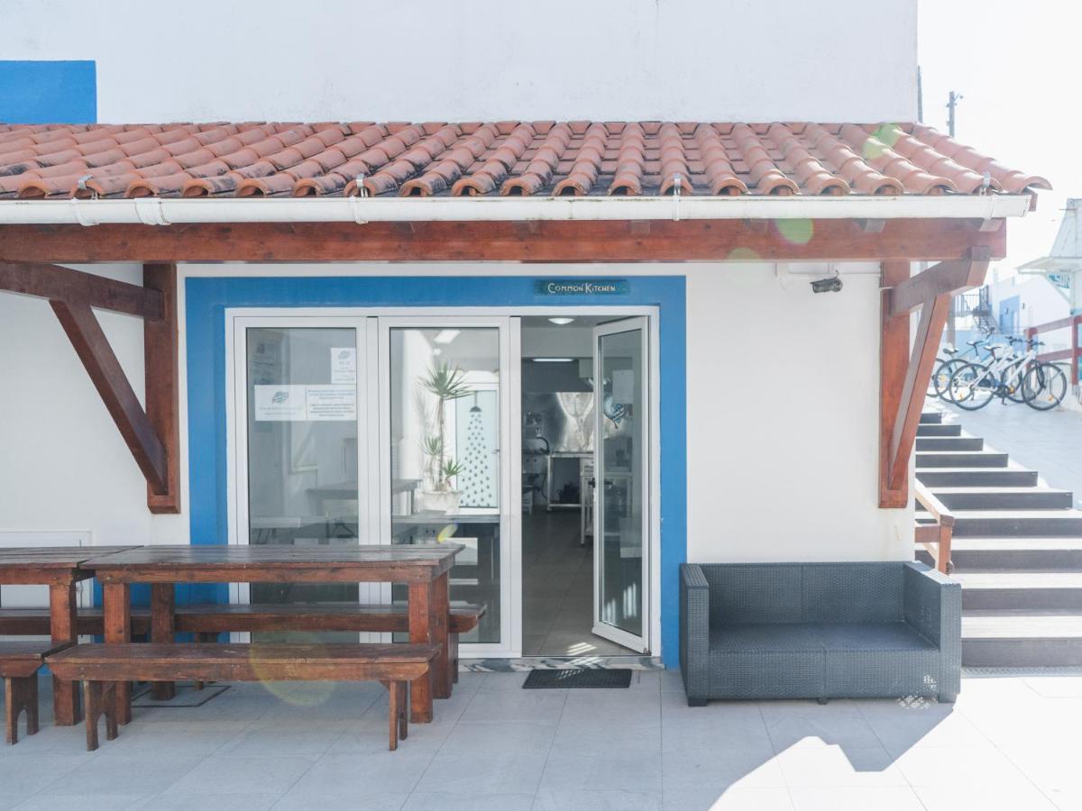 Peniche Surfcamp Hostel バレアル エクステリア 写真