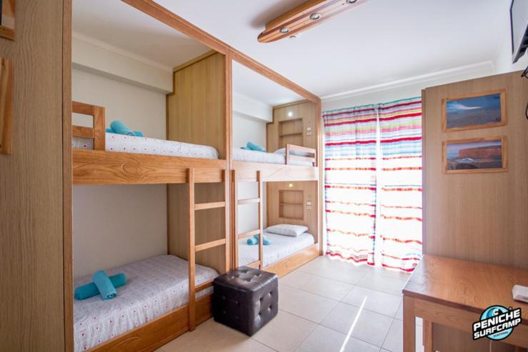 Peniche Surfcamp Hostel バレアル エクステリア 写真