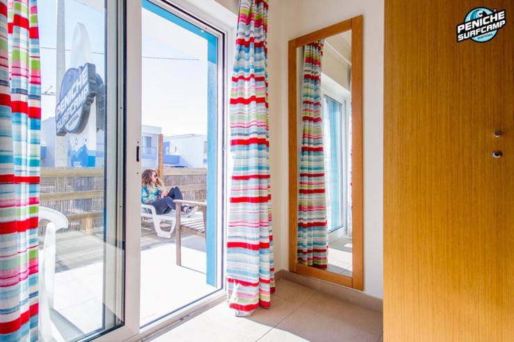 Peniche Surfcamp Hostel バレアル エクステリア 写真