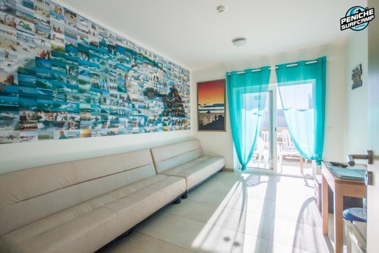 Peniche Surfcamp Hostel バレアル エクステリア 写真